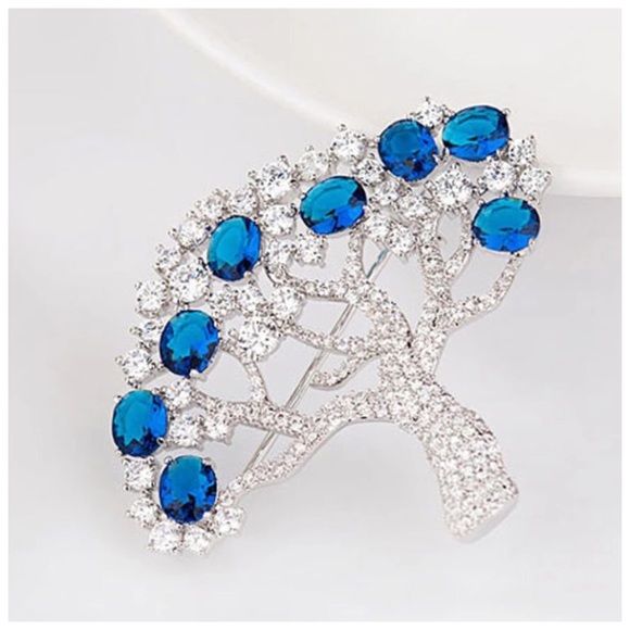🎁 Swarovski Crystals The Tralia Blue & Red Tree Brooch - Picture 5 of 7